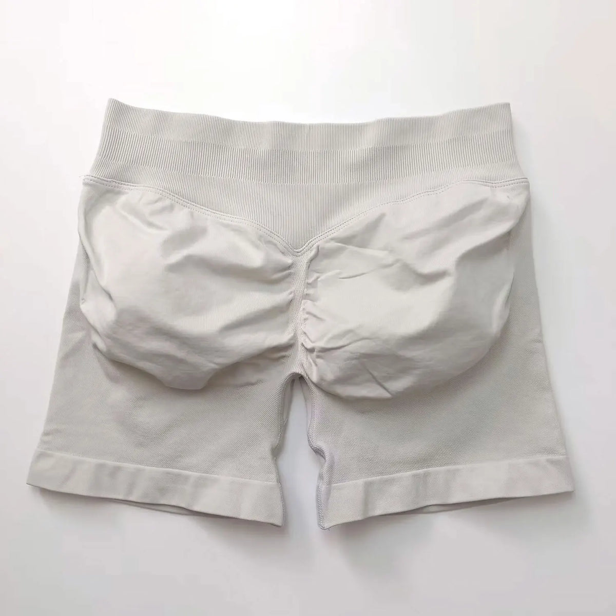 Studio Biker Short in Feather Beige